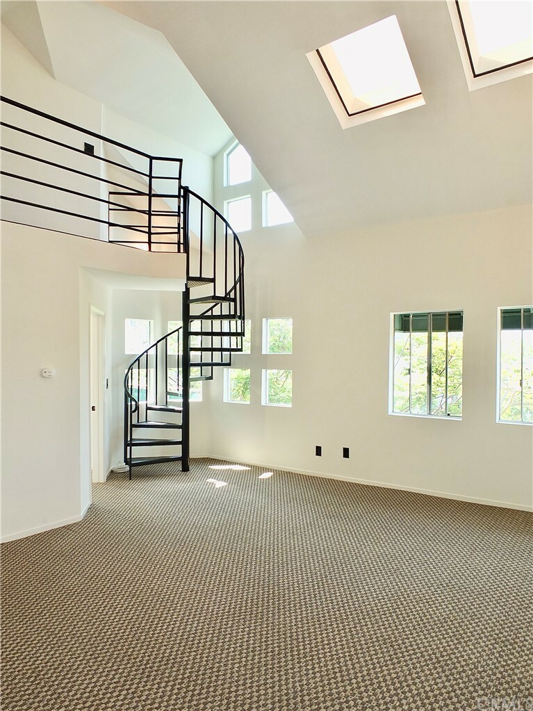 Property Photo: 1739 #17 E Broadway Avenue 17 CA 90802