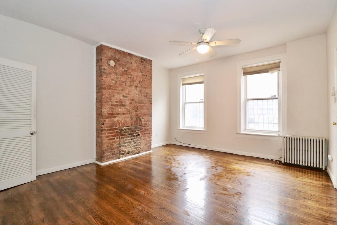 Property Photo: 352 Varick St 1 NJ 07302