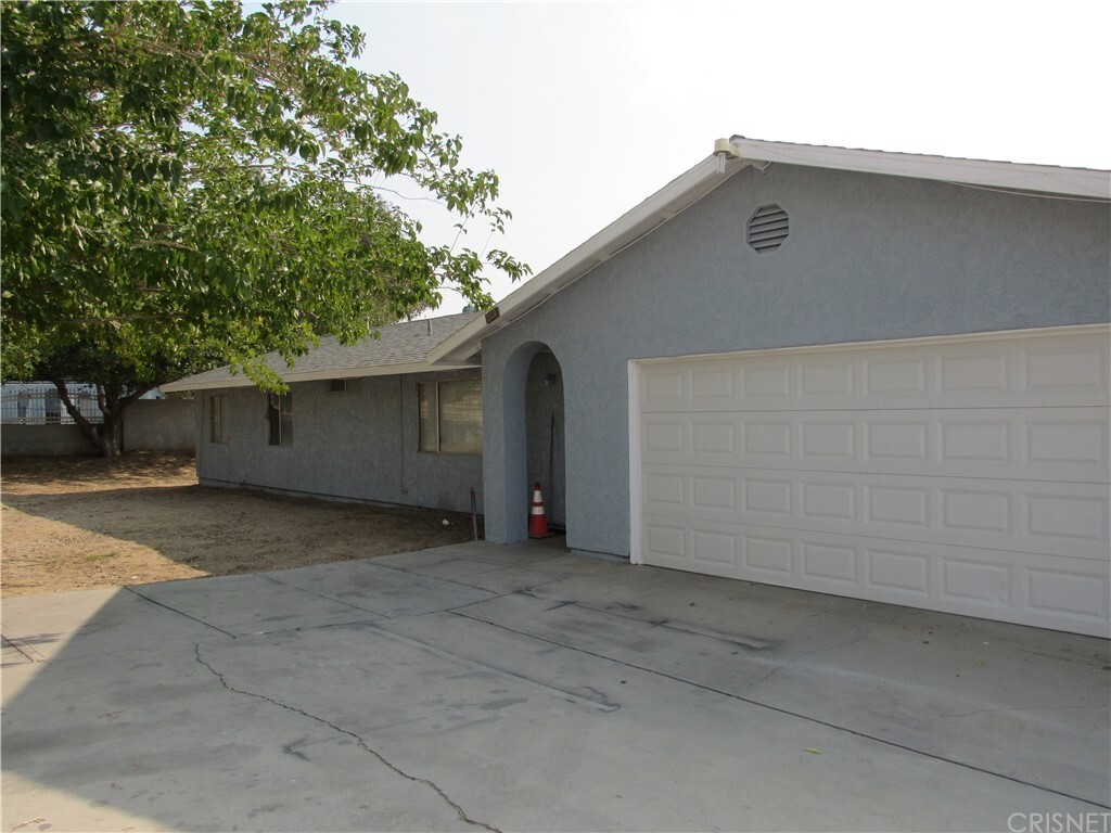 Property Photo: 40107 172nd Street E CA 93591