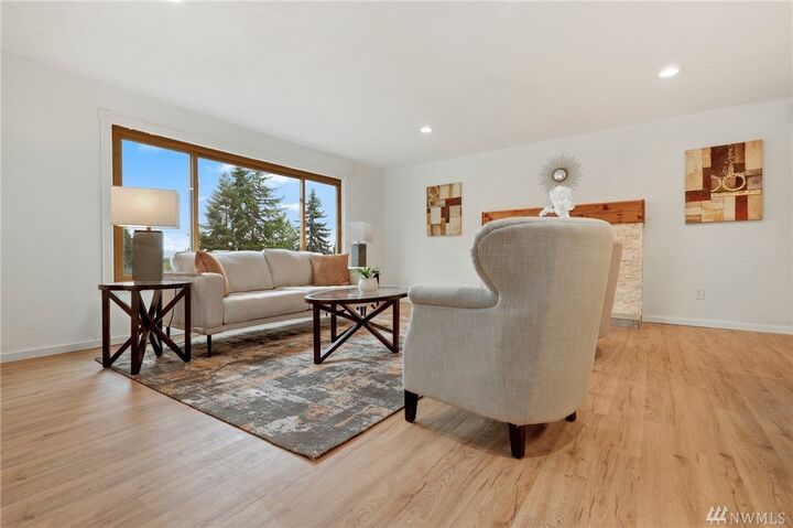 Property Photo: 17259 NE 16th Place WA 98008