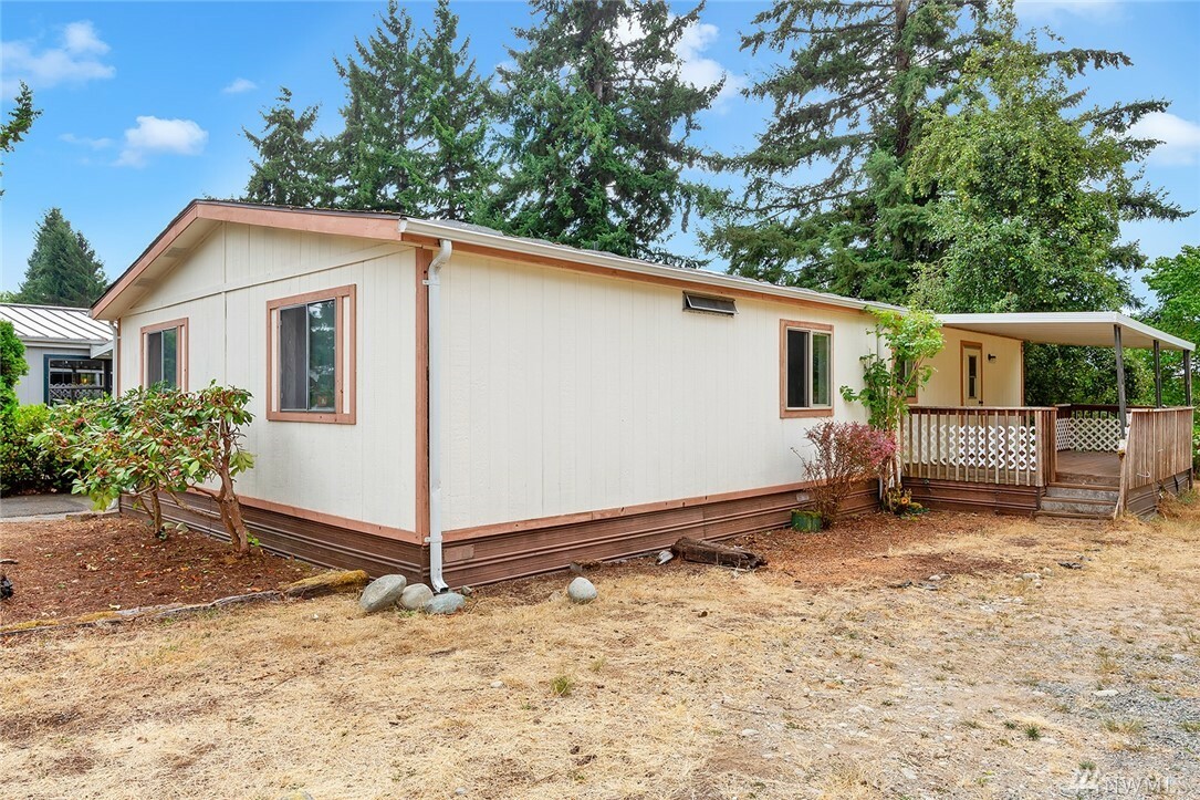 Property Photo:  18425 NE 95th St 35  WA 98052 