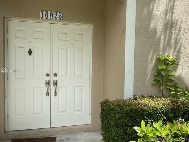 Property Photo: 16025 Emerald Cove Rd FL 33331