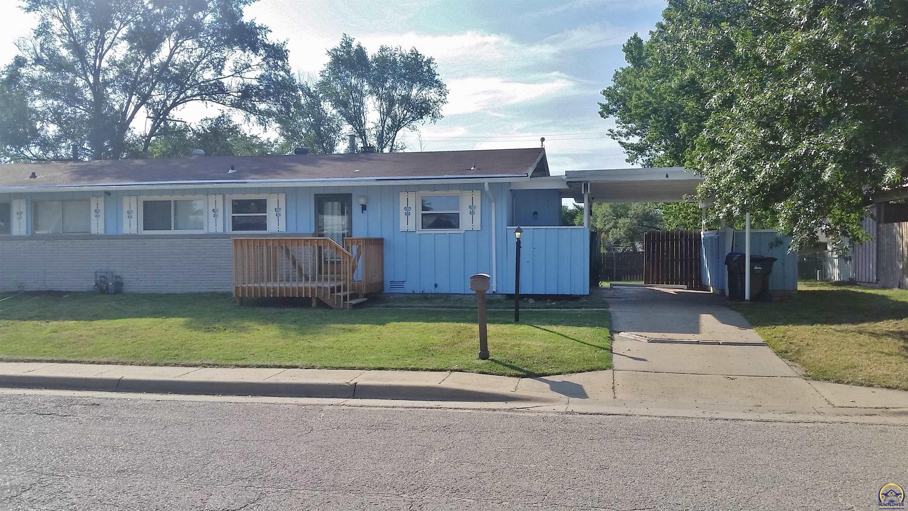 Property Photo: 7207 SW Greenview Dr KS 66619