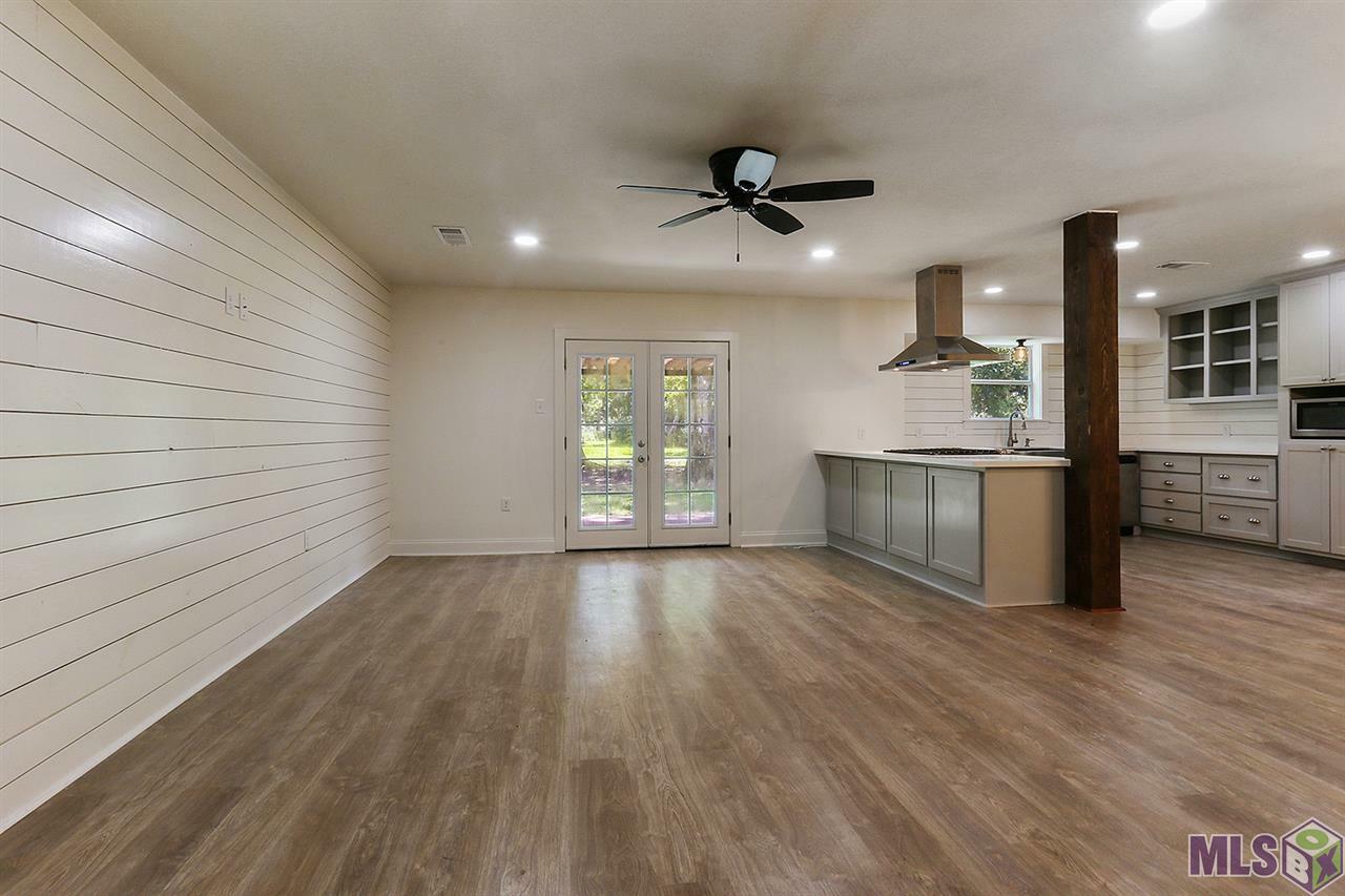 Property Photo: 12728 Pleasant Ridge Ave LA 70785