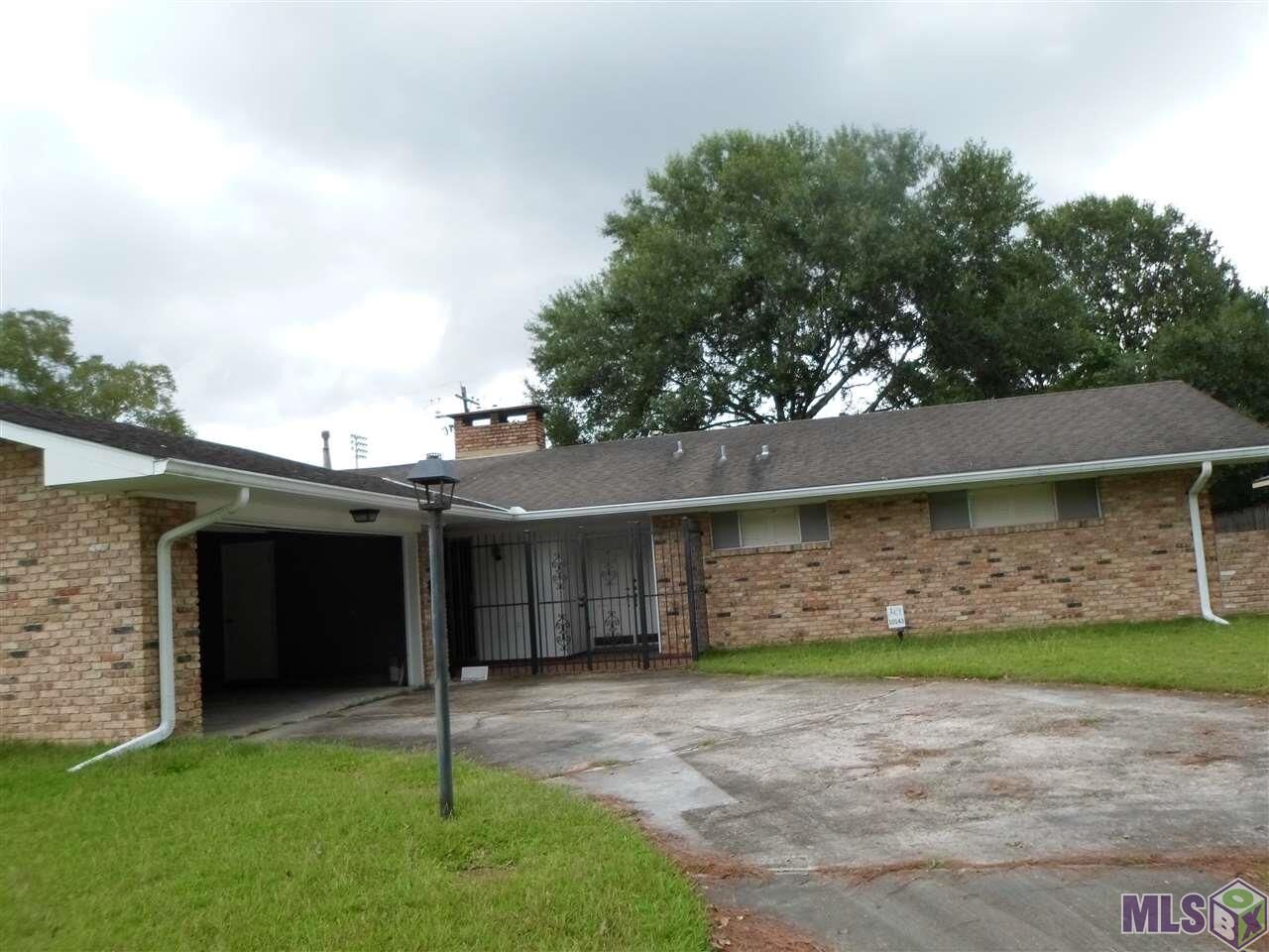 Property Photo: 10143 Grandeur Dr LA 70815