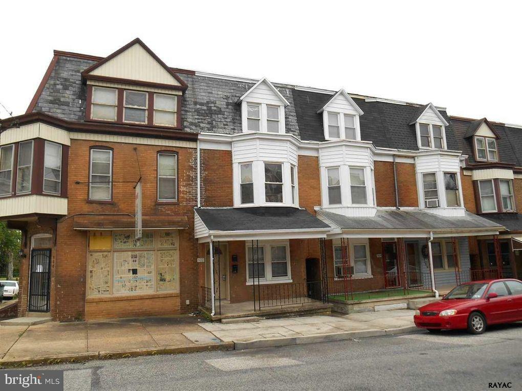 Property Photo:  902 W College Avenue  PA 17401 