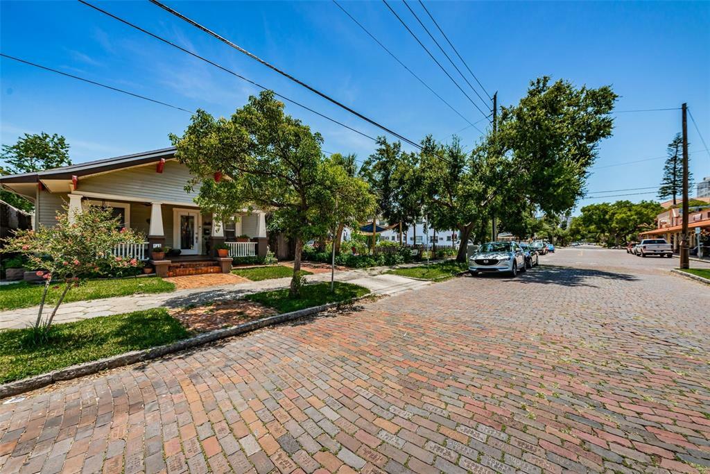 Property Photo:  747 2nd Street N  FL 33701 