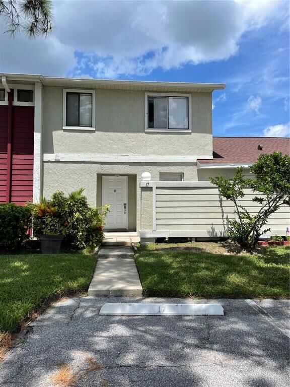 Property Photo: 17 Pine Island Circle FL 34743