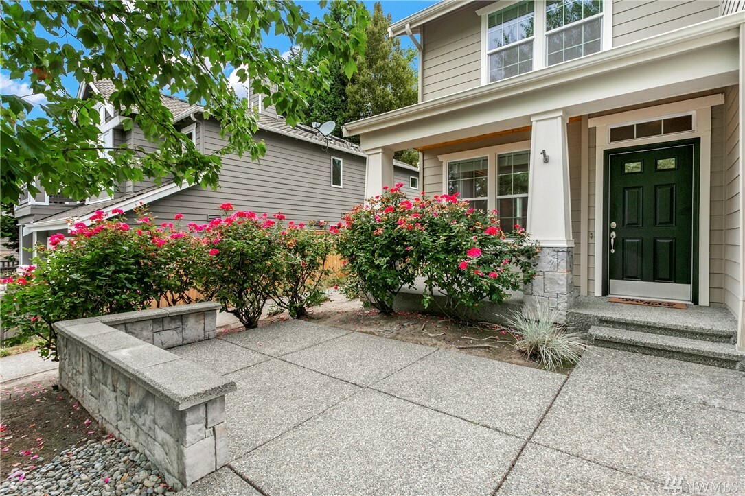 Property Photo: 522 3rd Ave S WA 98033