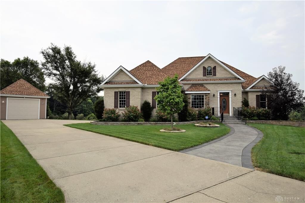 Property Photo: 4254 Hummingbird Way OH 45502