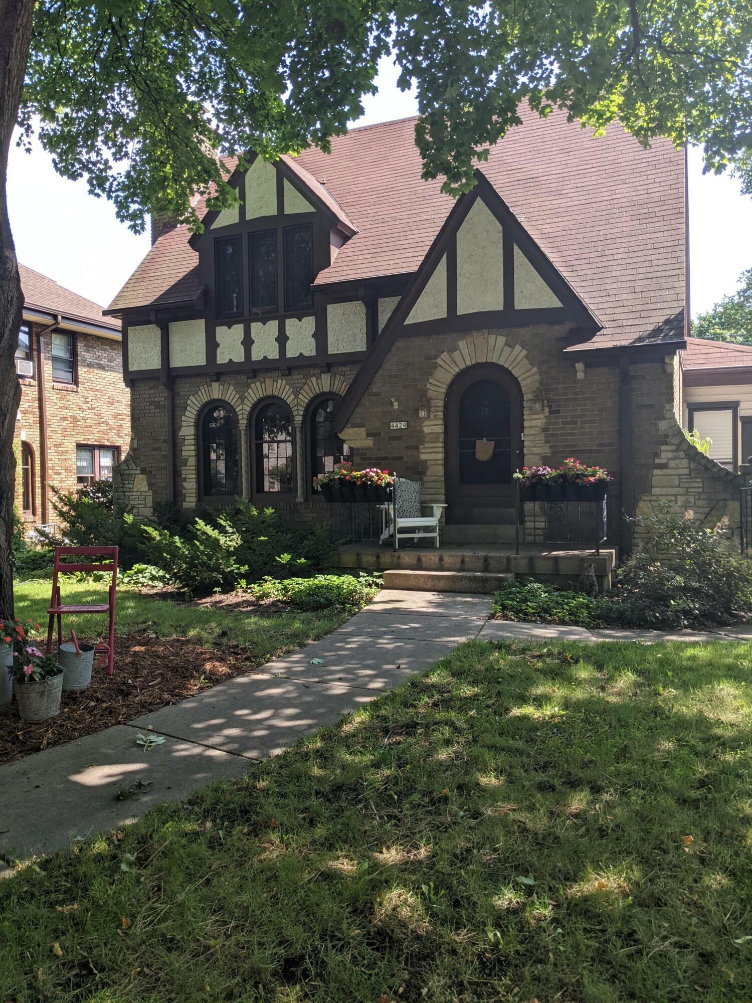 Property Photo:  4424 N Wildwood Ave  WI 53211 