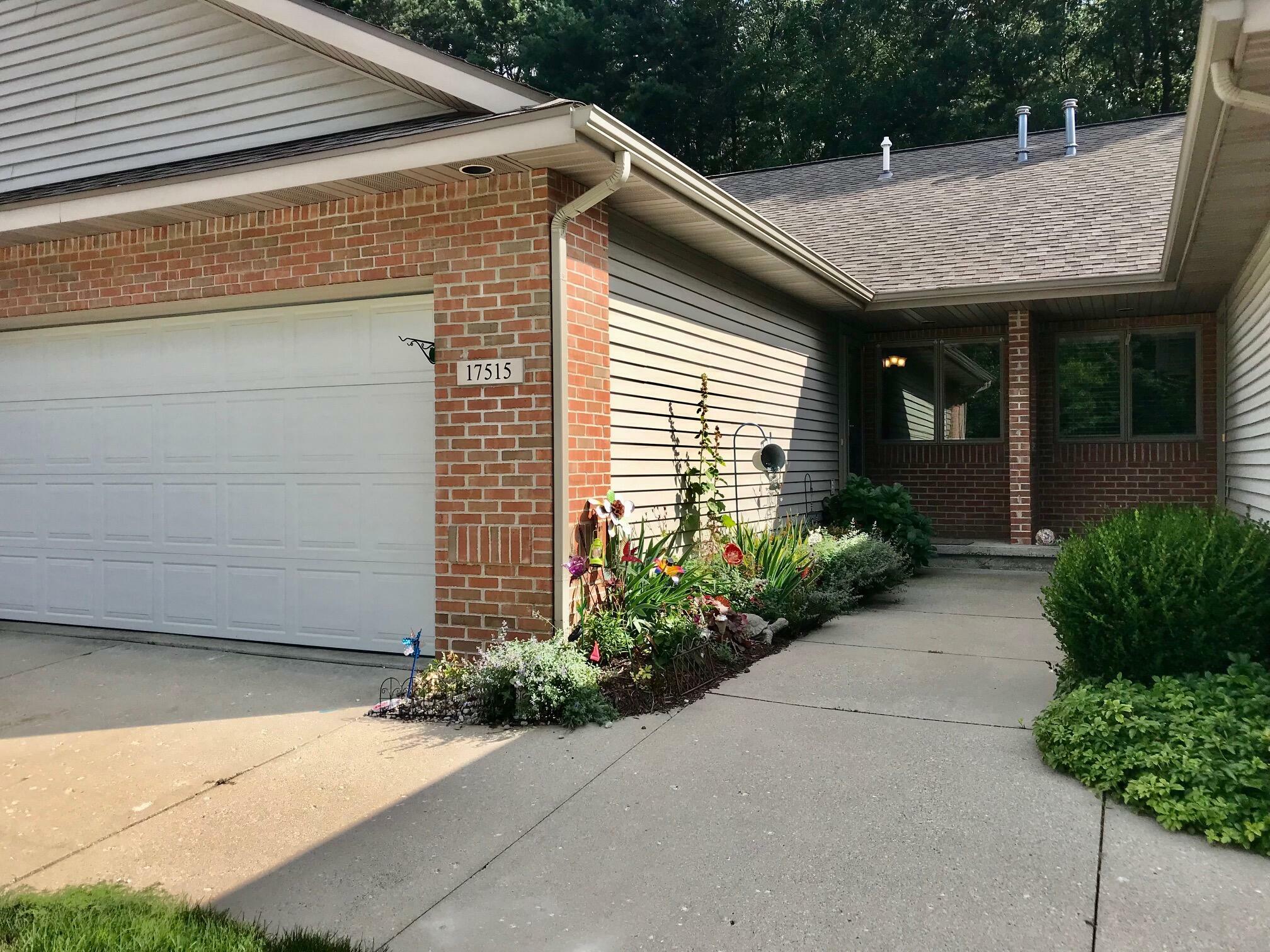 Property Photo:  17515 Park Place Circle  MI 49456 