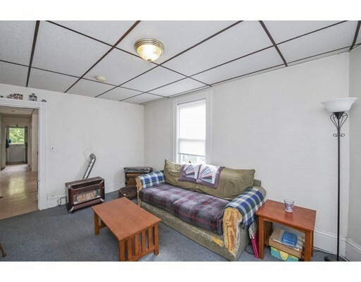 Property Photo:  9 Lund Street  MA 01607 