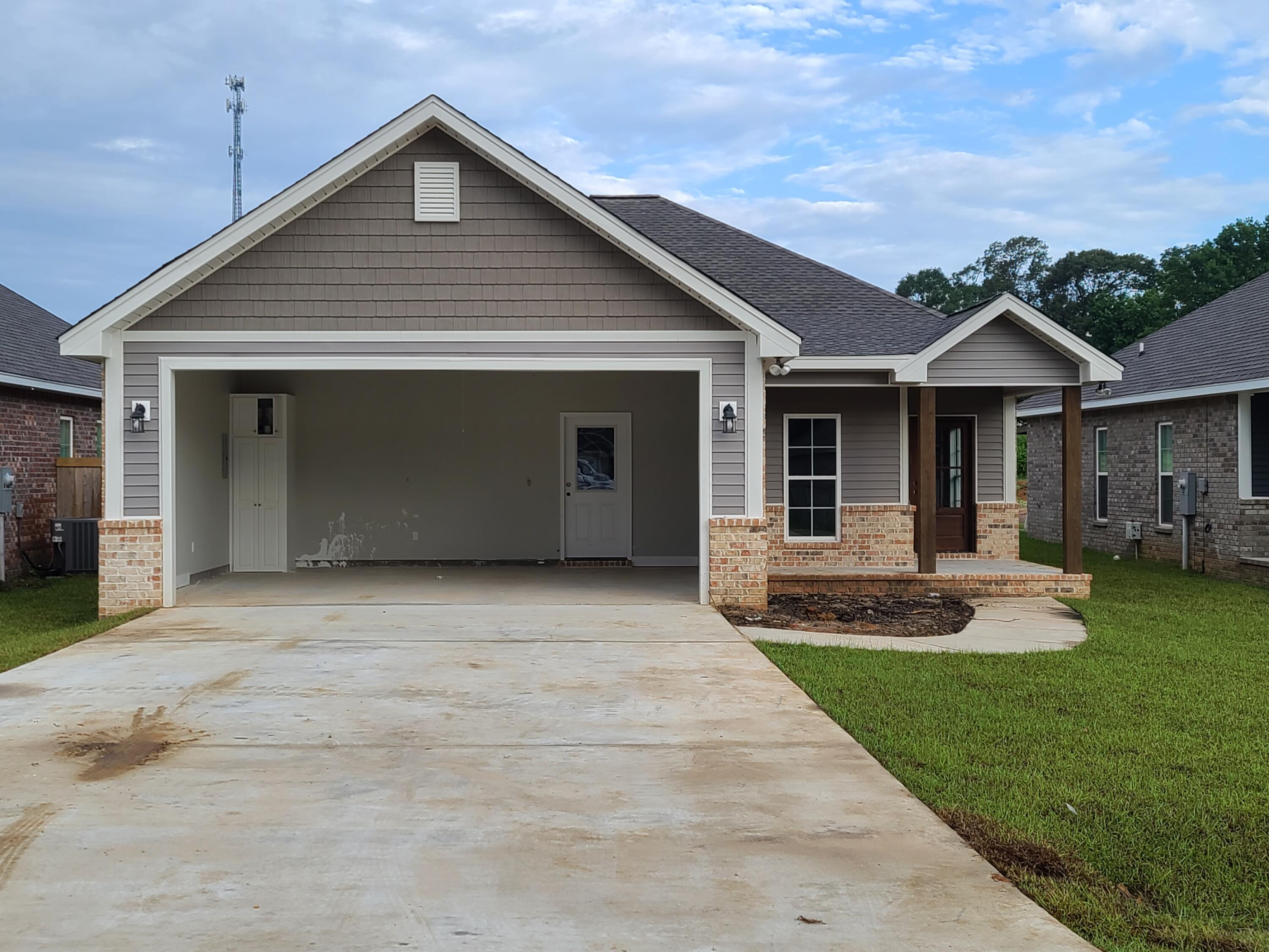 Property Photo: 33 S Barnes Field Dr. MS 39402