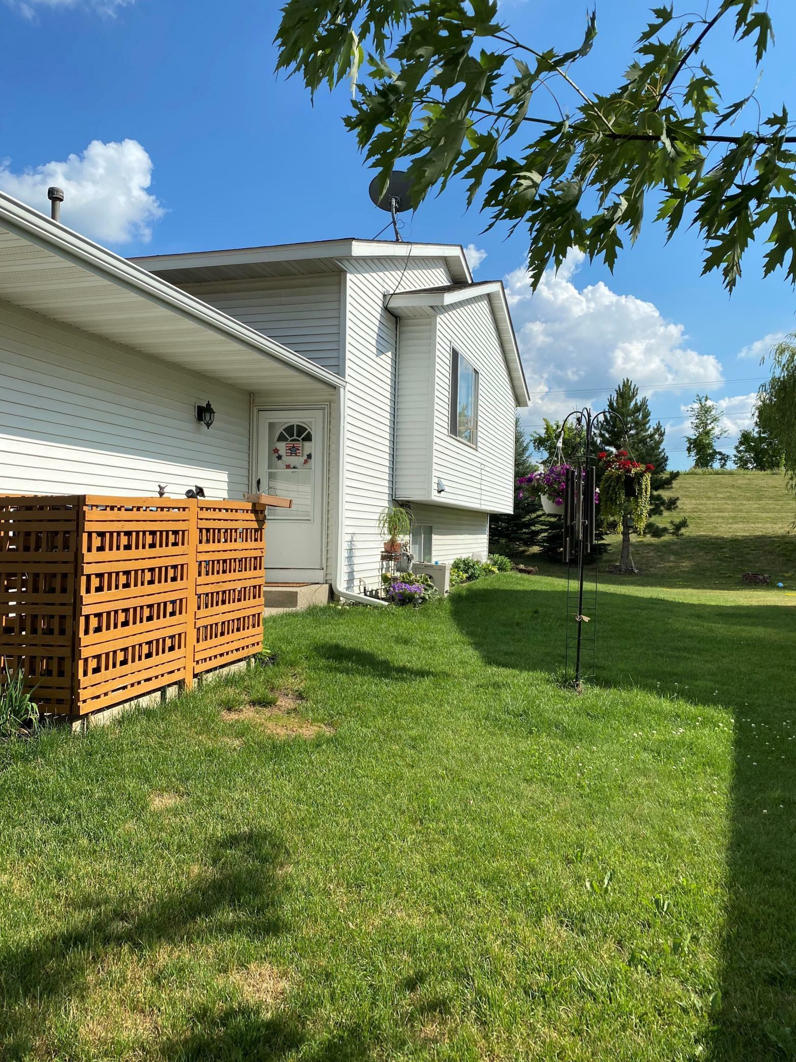 Property Photo:  1533 McIntosh Circle  MN 55379 