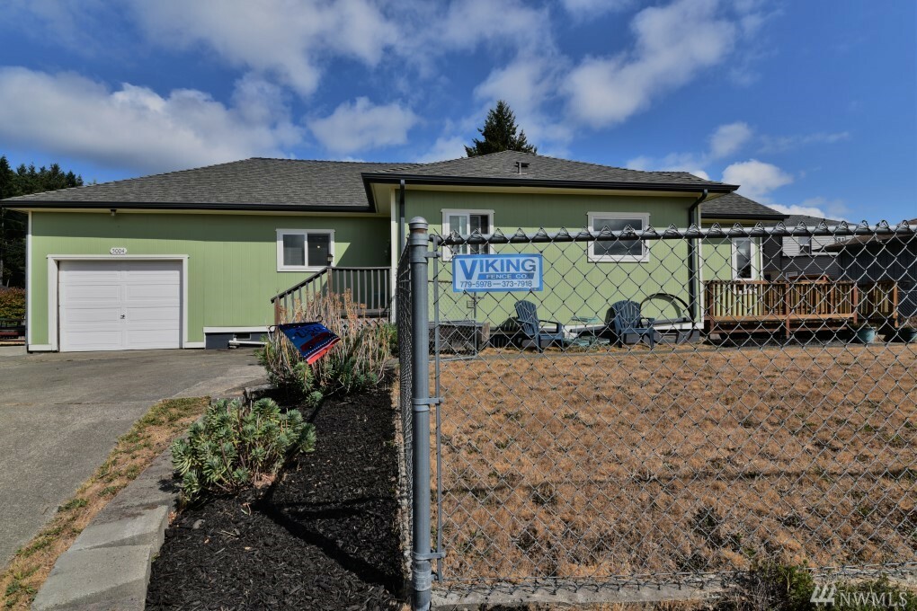 Property Photo:  5004 Roosevelt Blvd  WA 98312 