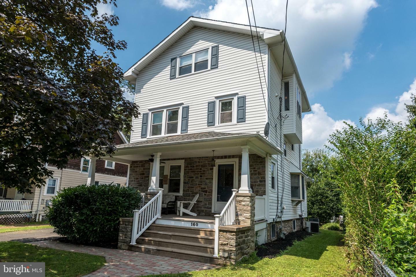 Property Photo:  160 Roslyn Avenue  PA 19038 