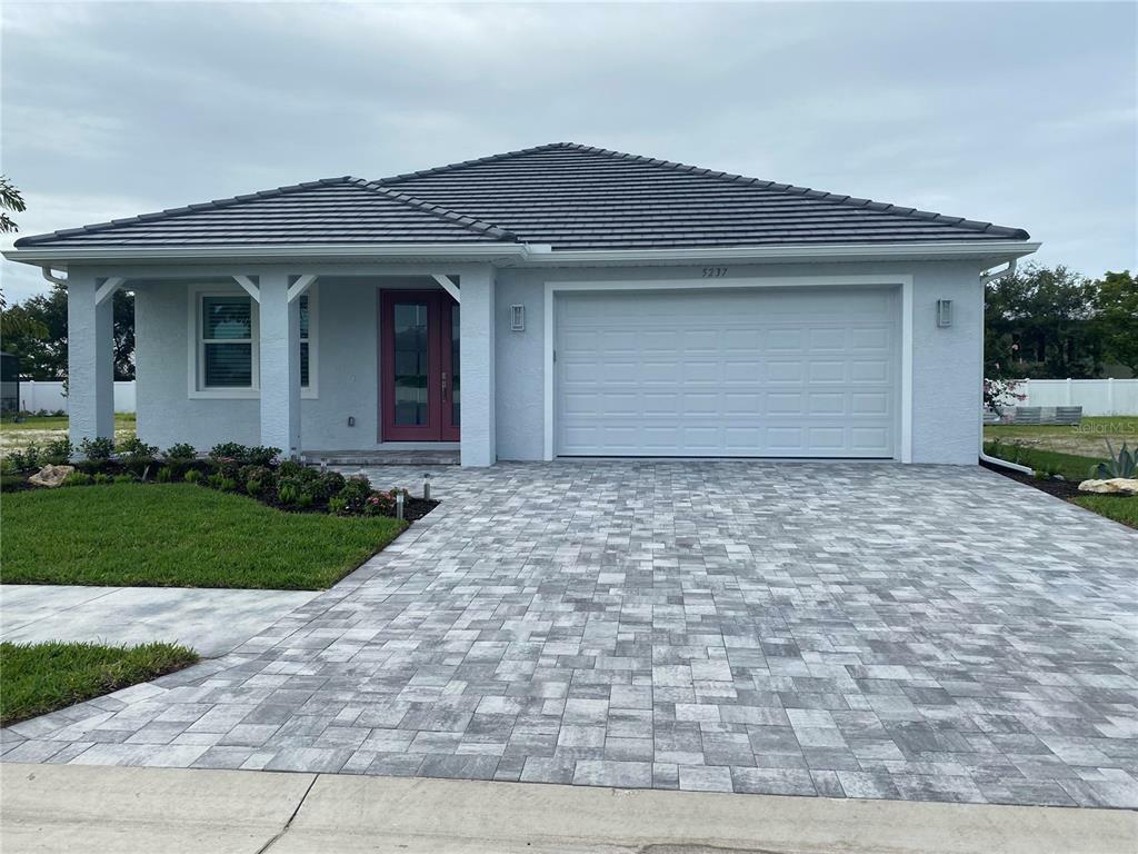 Property Photo:  5237 Willow Lake Court  FL 34233 