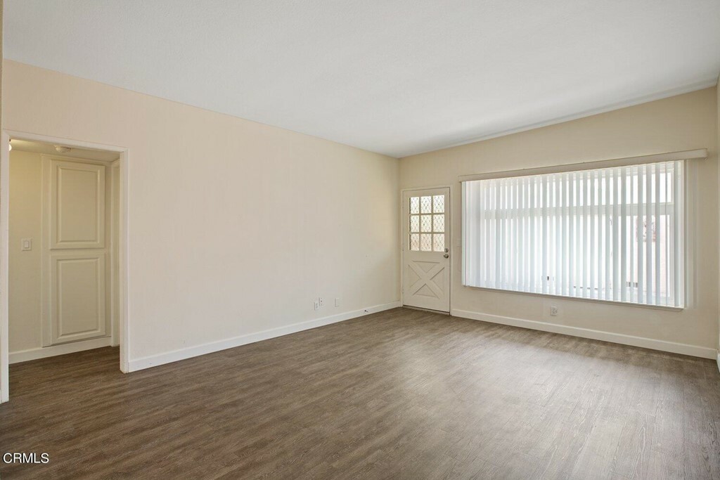 Property Photo:  2930 Isle Way B  CA 93035 