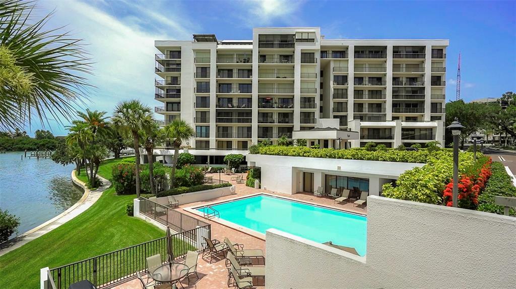 Property Photo: 8 Belleview Boulevard 705 FL 33756