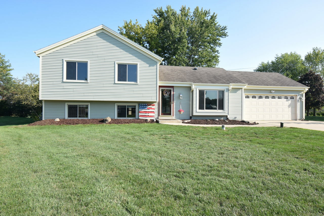 Property Photo: 8005 Thistle Ct WI 53185
