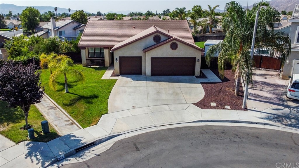 Property Photo: 295 Galley Court CA 92583