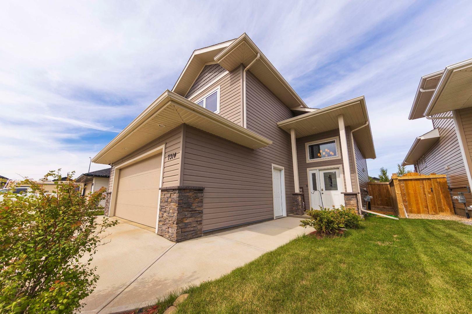 Property Photo:  7314 37 Streetclose  AB T9V 3P7 