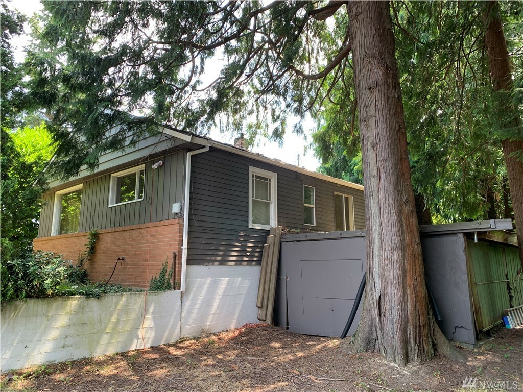 11781 Sand Point Wy NE  Seattle WA 98125 photo