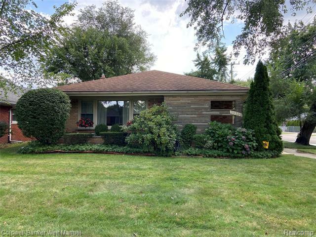 Property Photo: 20202 Lennon Street MI 48225