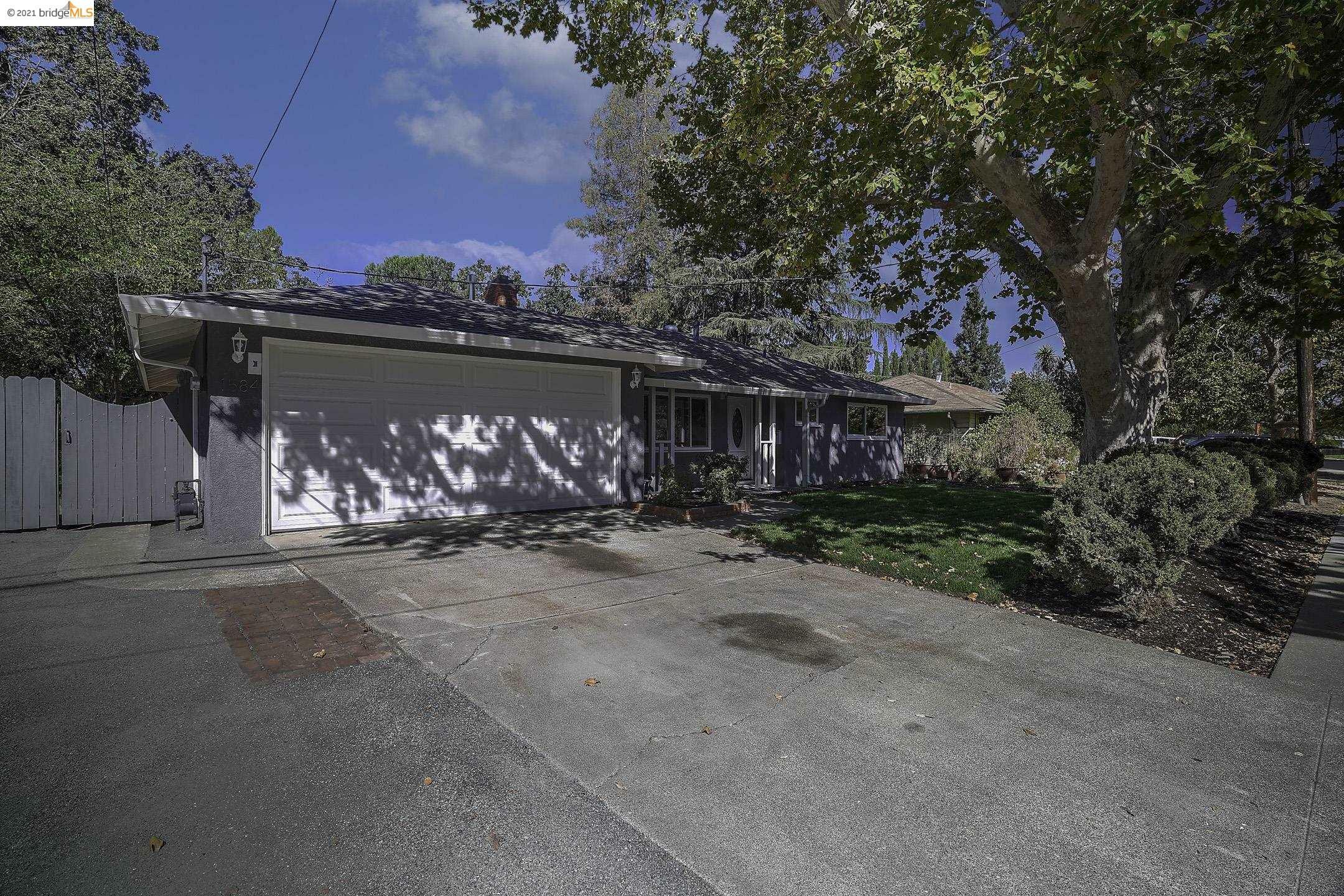Property Photo: 1584 Ruth Dr CA 94523