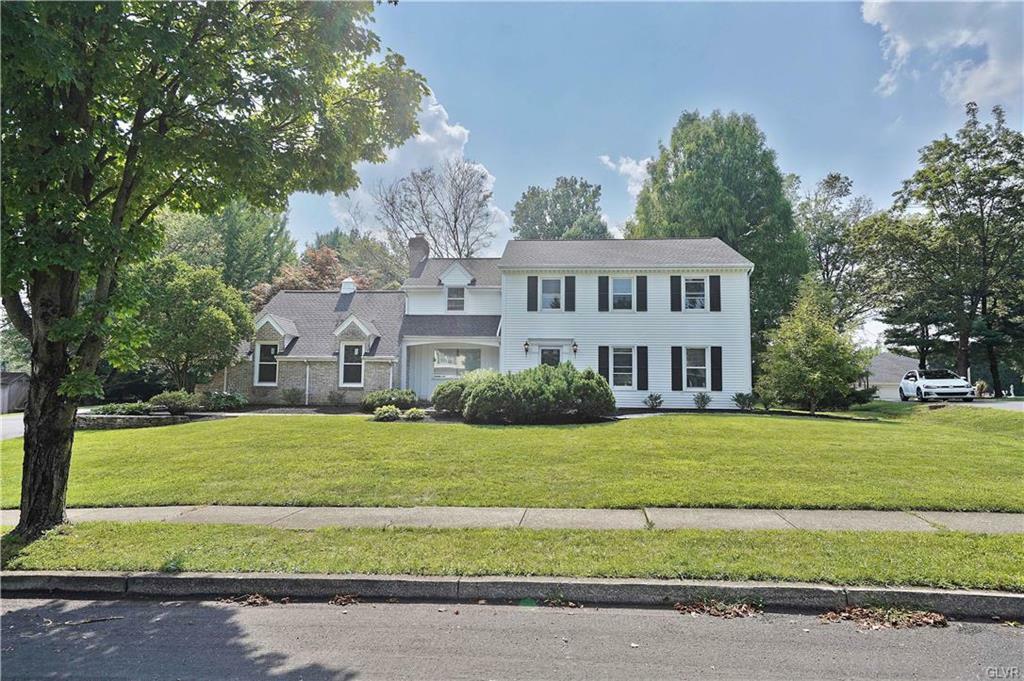 Property Photo:  5133 Briarwood Drive  PA 18062 