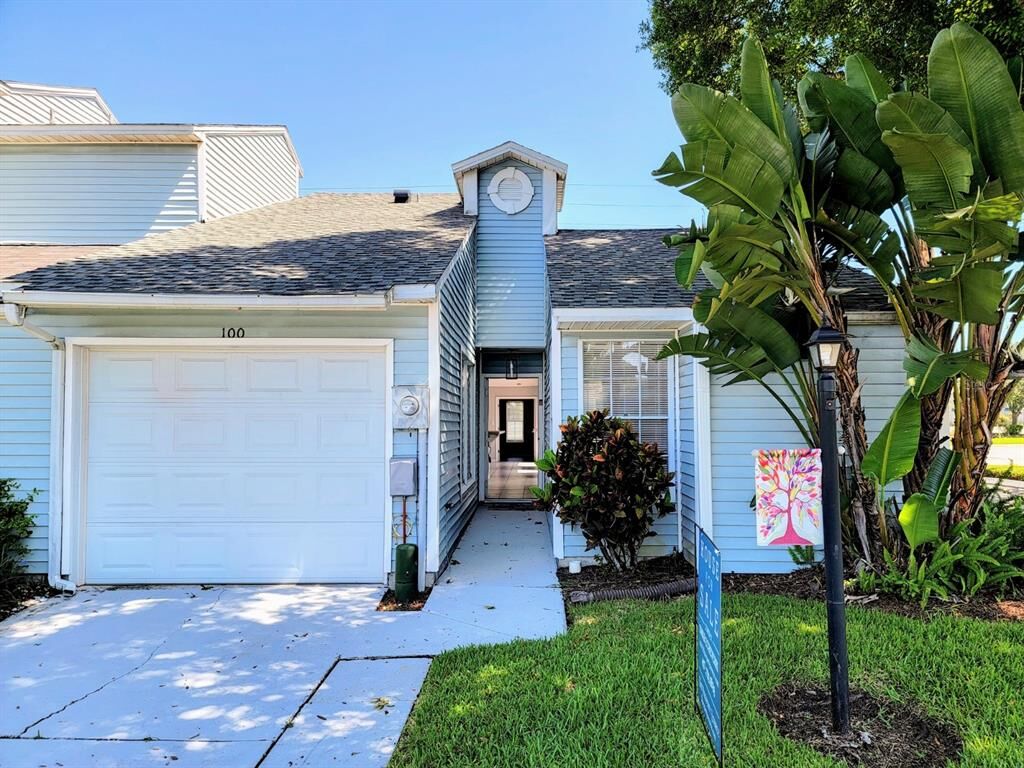 Property Photo:  