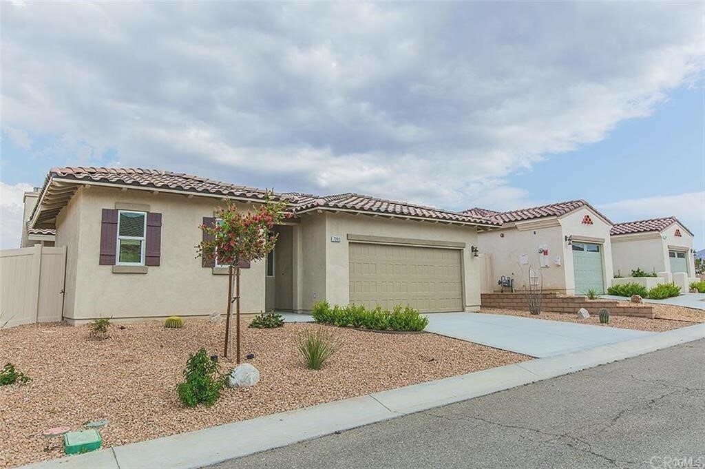 Property Photo:  56620 Desert Vista Circle  CA 92284 