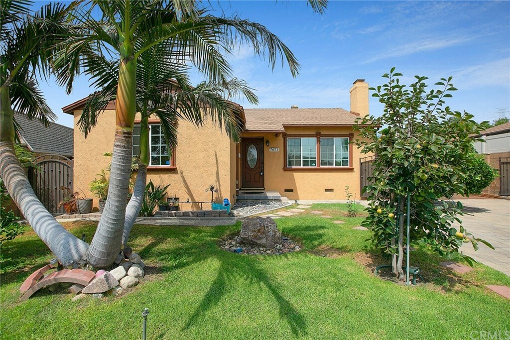 Property Photo:  7671 Shadyglade Avenue  CA 91605 