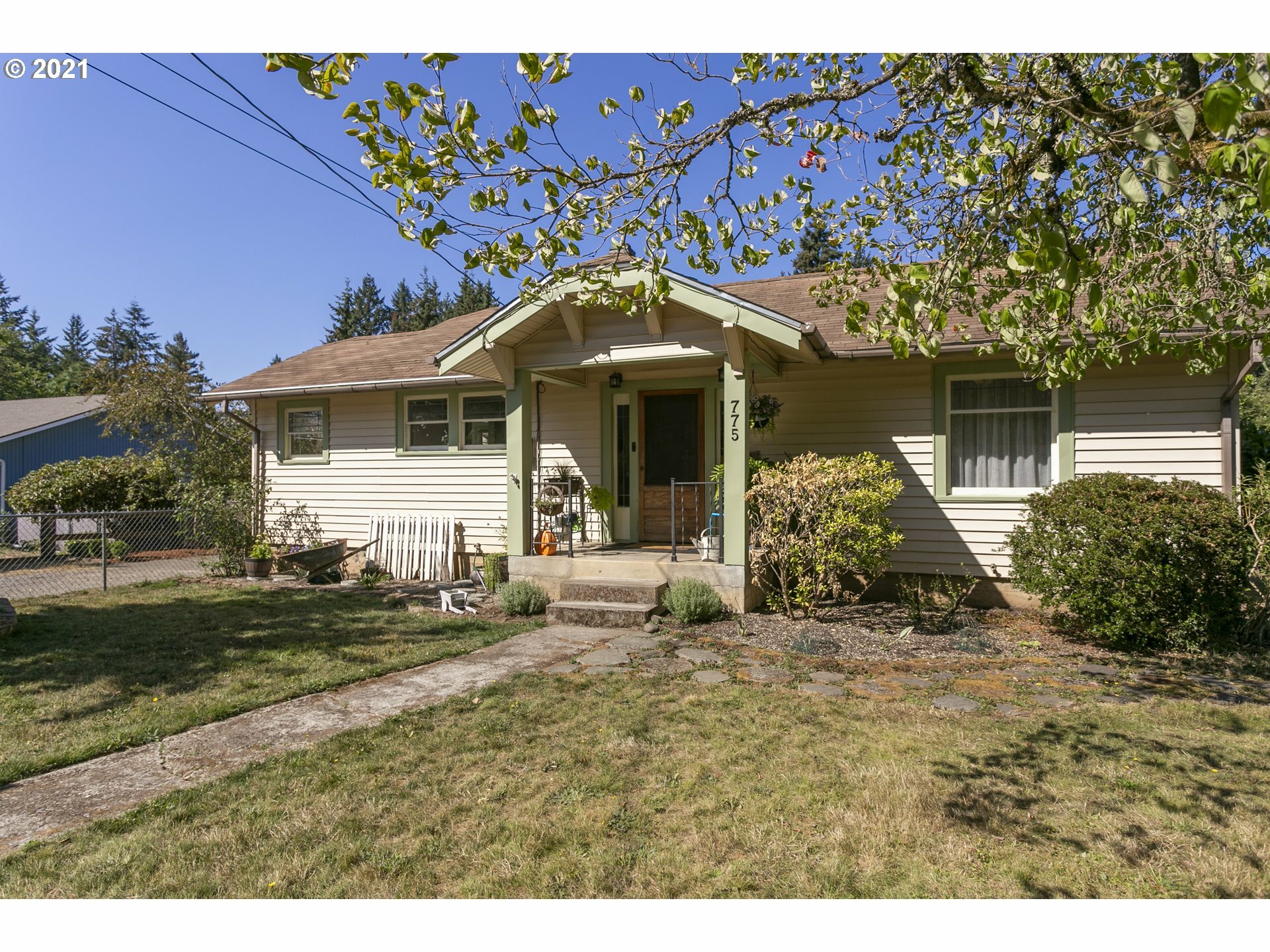 Property Photo:  775 I St  WA 98671 