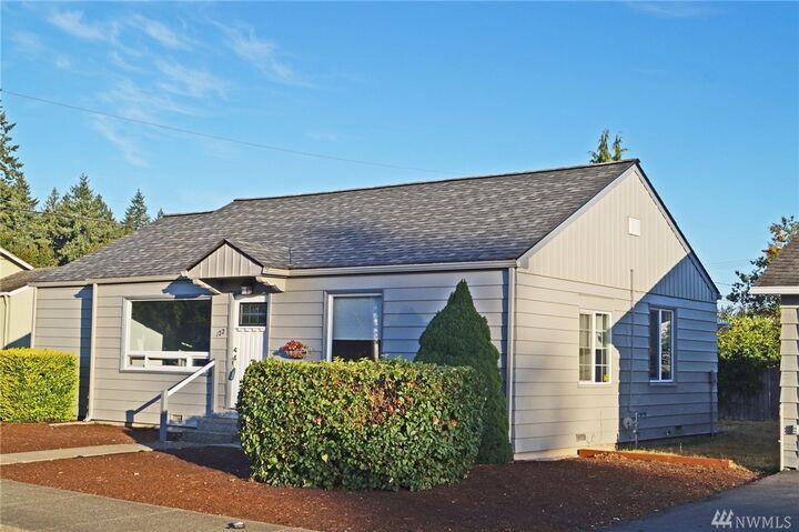 Property Photo: 122 E D St WA 98584