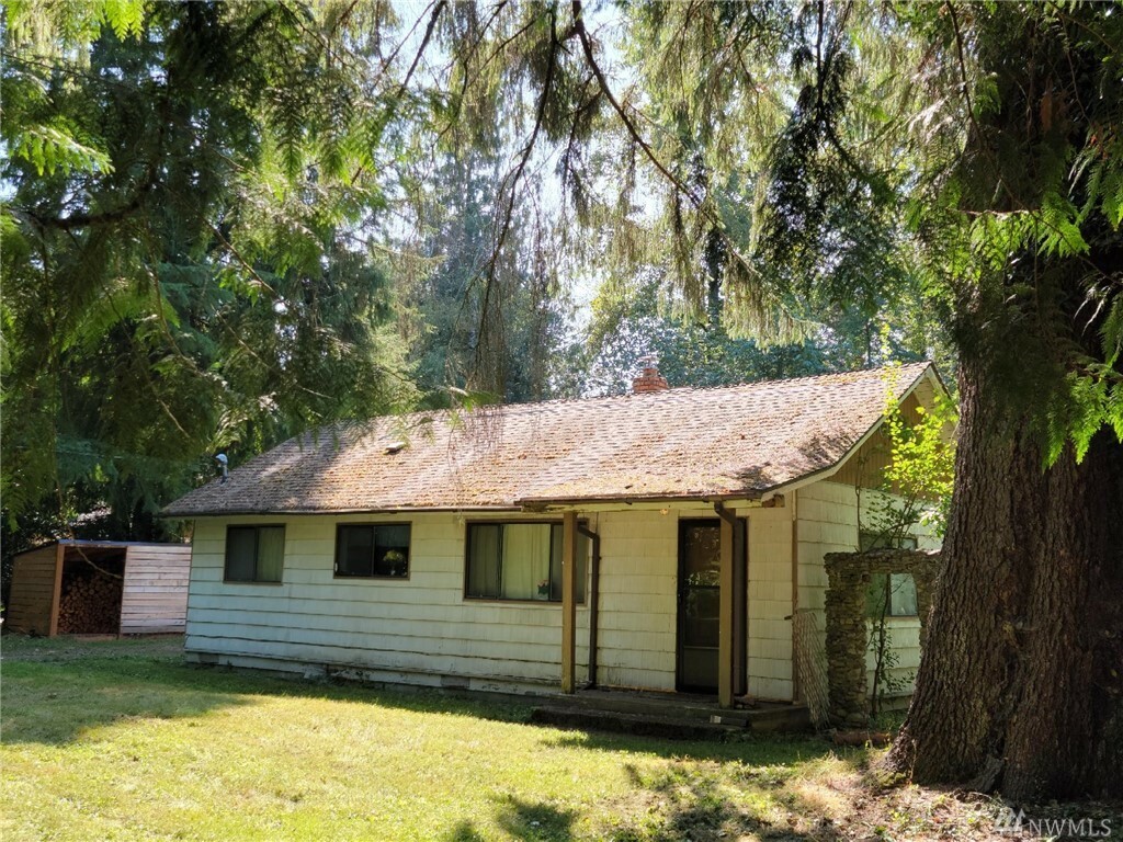 Property Photo: 493 NW 8th St WA 98045