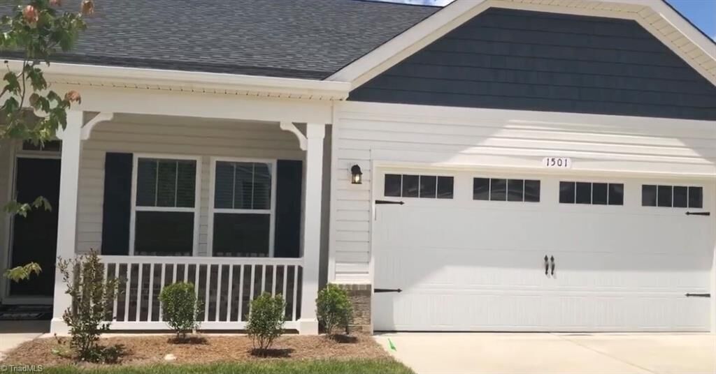 Property Photo:  1401 Hunting Hawk Lane  NC 27284 