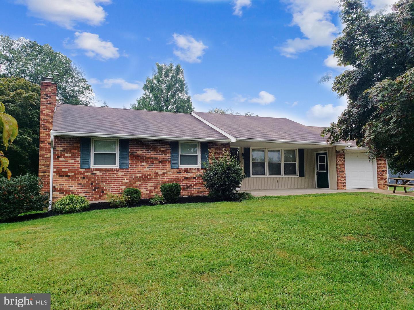 Property Photo: 607 Lancelot Lane MD 21015