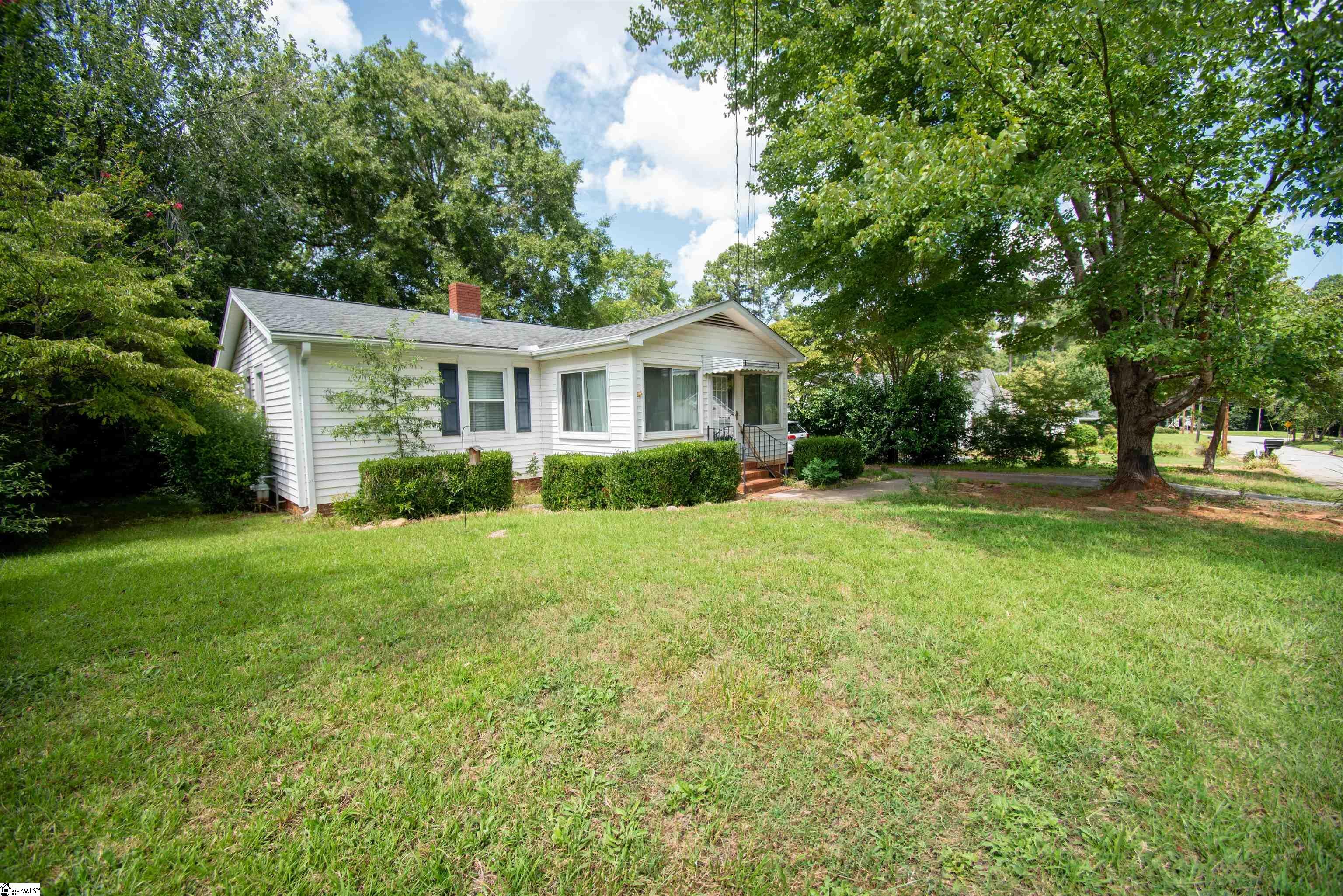 Property Photo:  306 Owings Street  SC 29360 