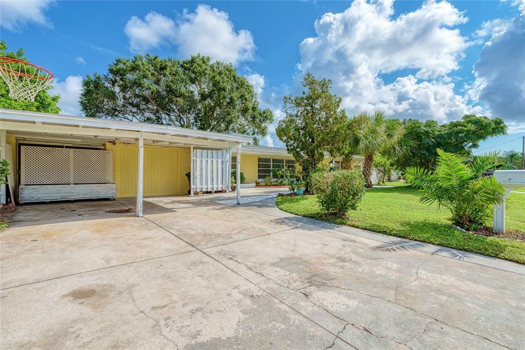 Property Photo:  2515 Grove Street  FL 34239 