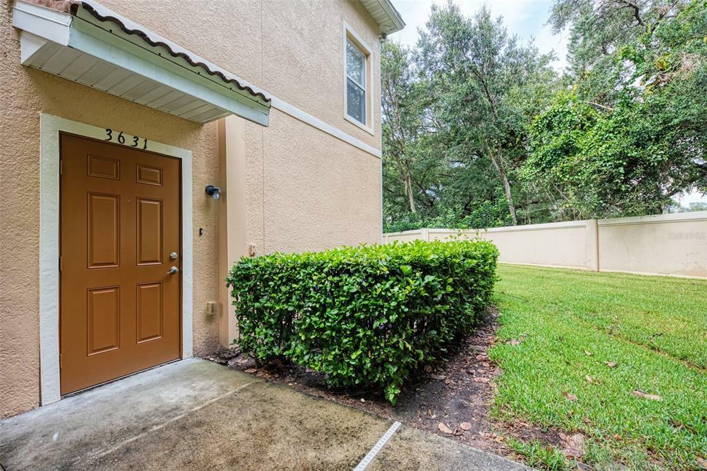 Property Photo:  3631 Parkridge Circle 11-204  FL 34243 