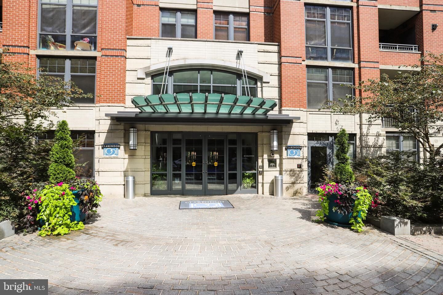 Property Photo:  1021 N Garfield Street 621  VA 22201 