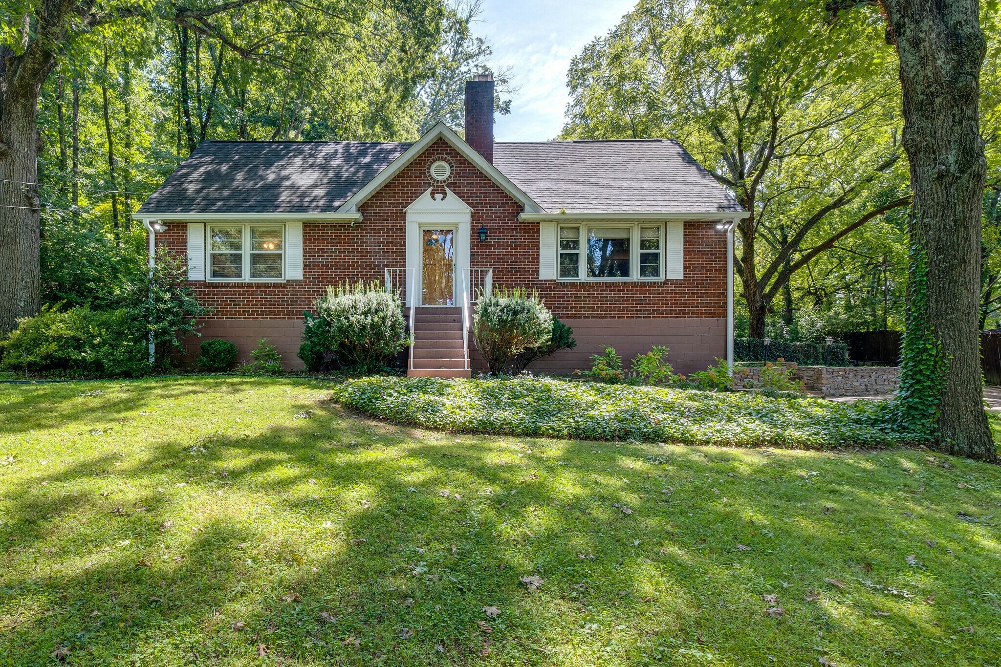 Property Photo:  332 Pineway Dr  TN 37217 