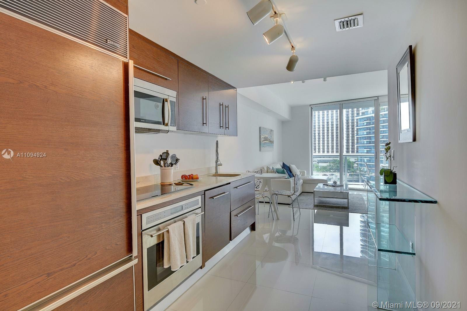 Property Photo:  465 Brickell Ave 904  FL 33131 