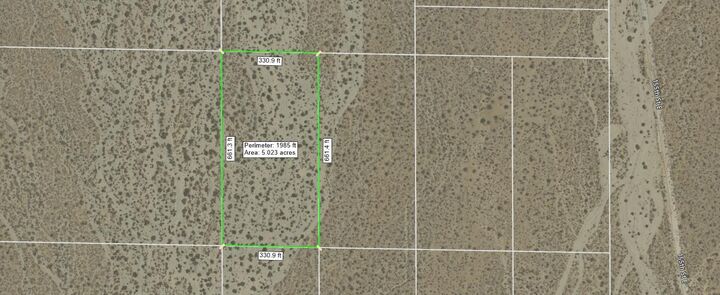 Property Photo:  Vic Avenue W4 154 Ste  CA 93591 