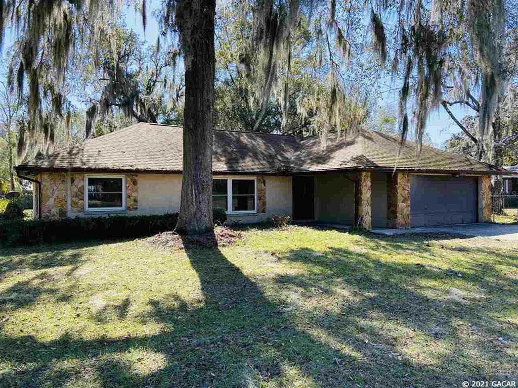 Property Photo:  21909 SE 69th Ave  FL 32640 