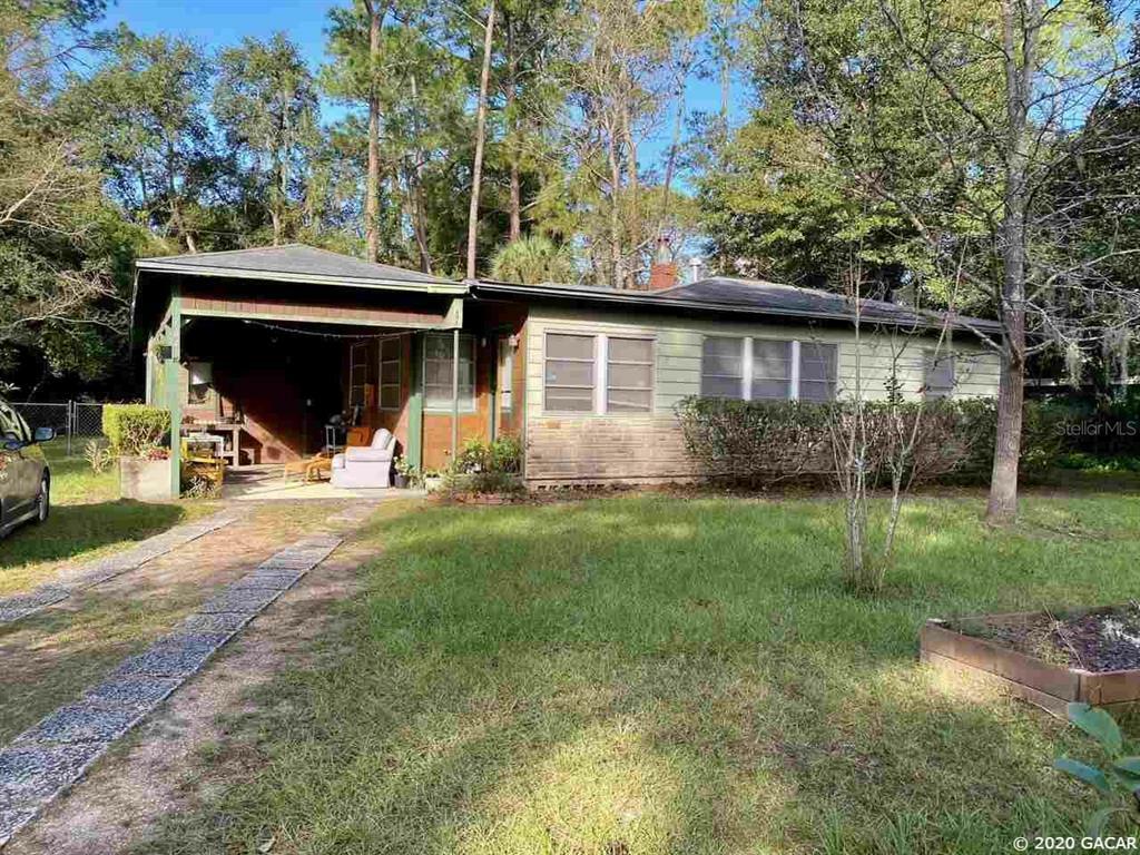 Property Photo:  1704 NE 8th Street  FL 32609 