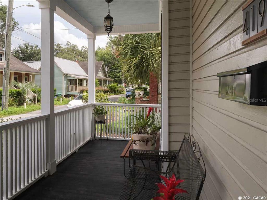 Property Photo:  419 NW 4th Avenue  FL 32601 