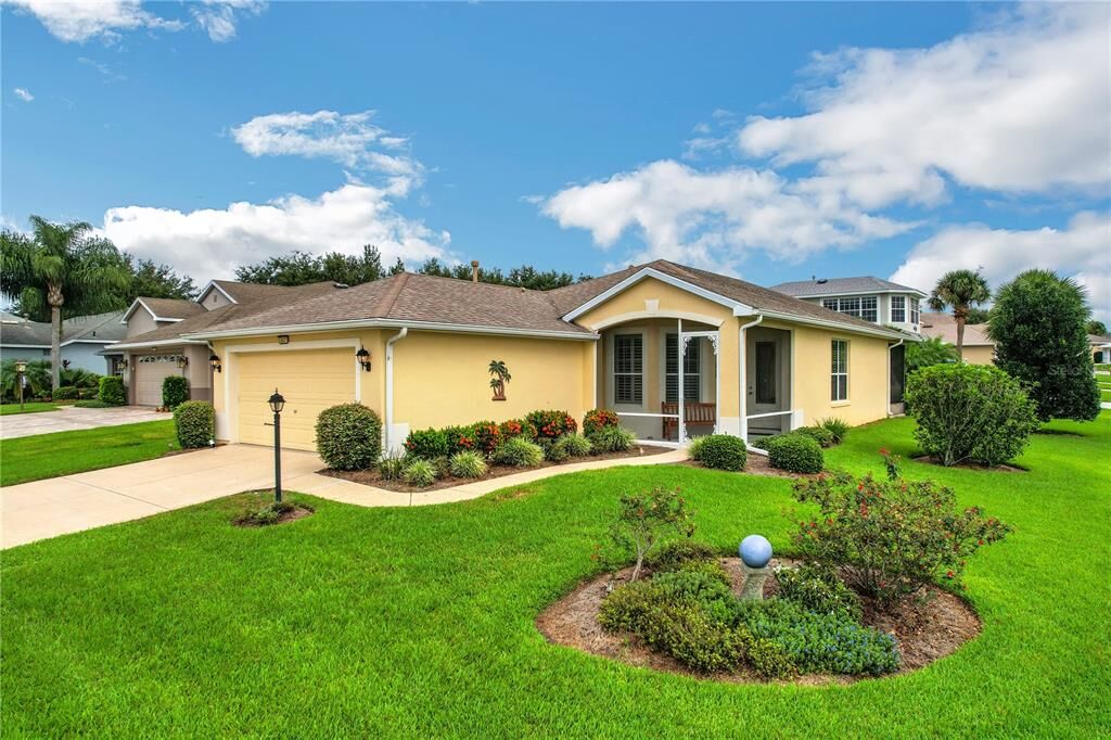 Property Photo: 3027 Keel Court FL 32778